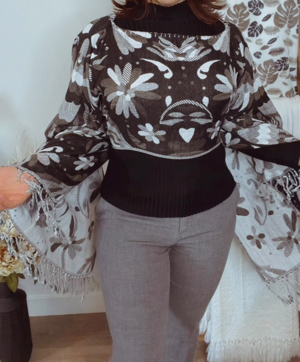 Poncho Mexicano Artesanal-Diseño Otomī-Tejido suave y lijero.