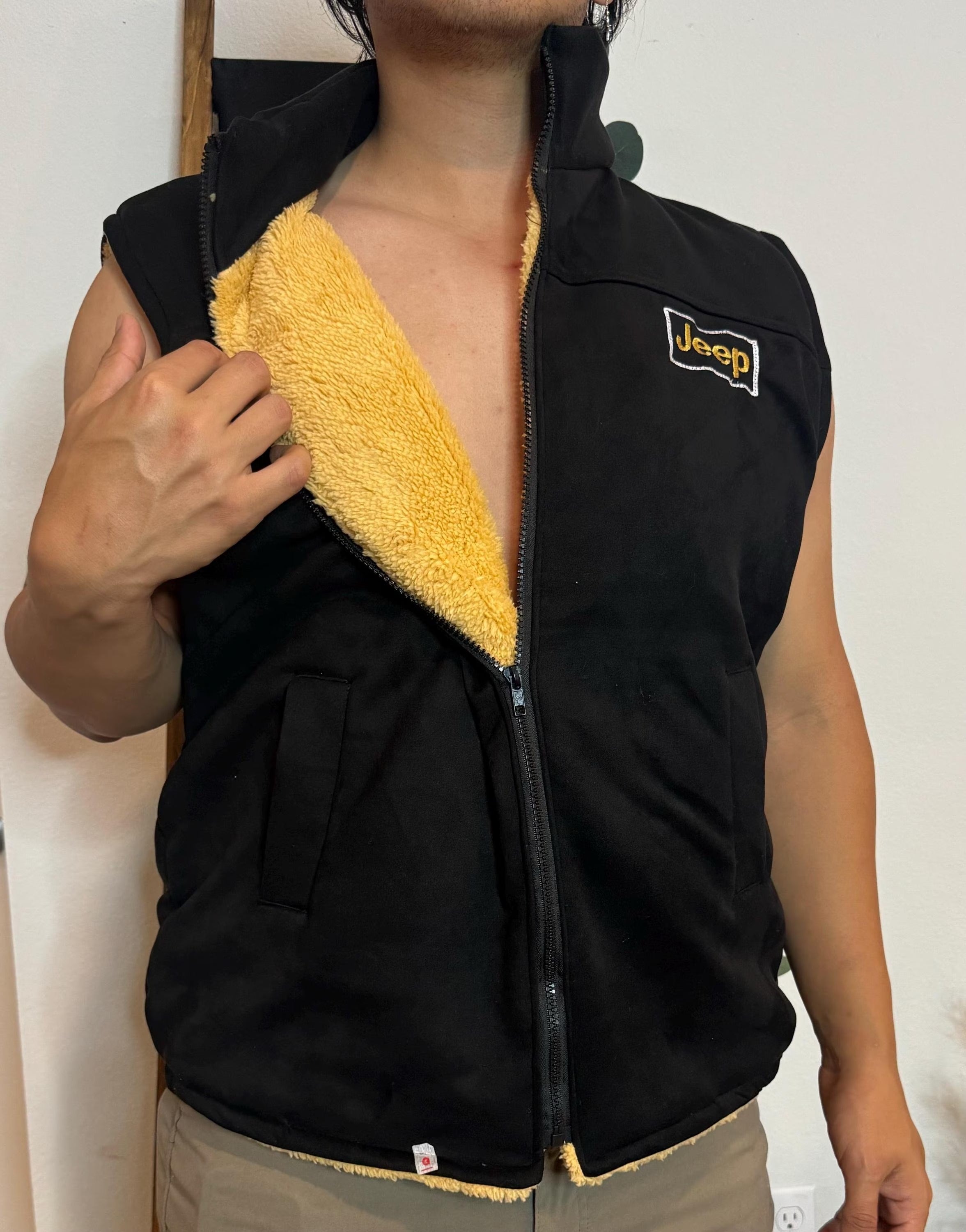 Men’s Jeep Fleece Vest – Black and Yellow Sherpa Lined, Warm Outdoor Sleeveless Jacket